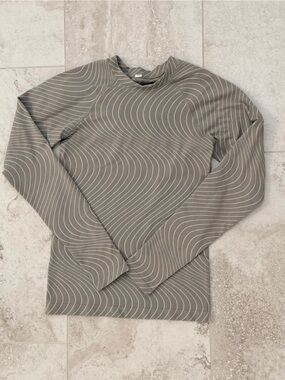 Athleta Momentum Long Sleeve Top